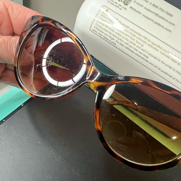 Tortoiseshell Style Cat-Eye Leopard Sunglasses - Picture 10 of 10